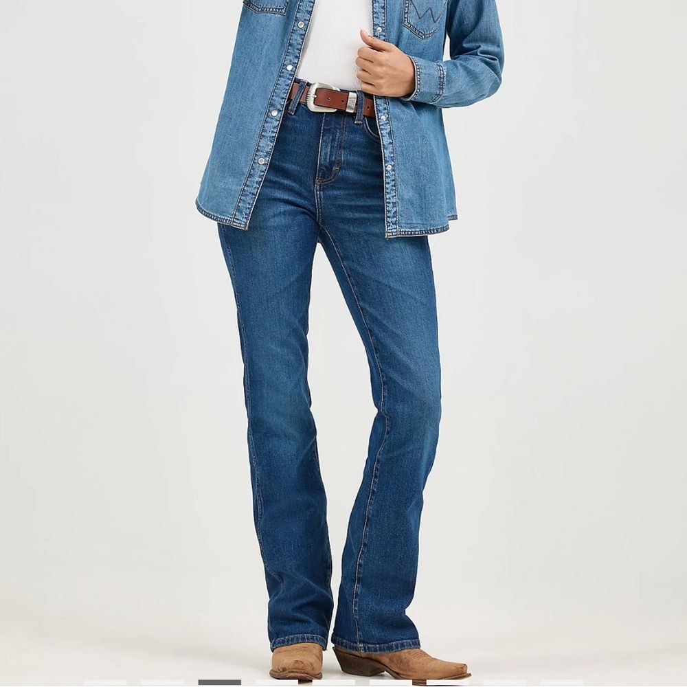 Wrangler Medium Wash Cotton Blend Bootcut Jeans